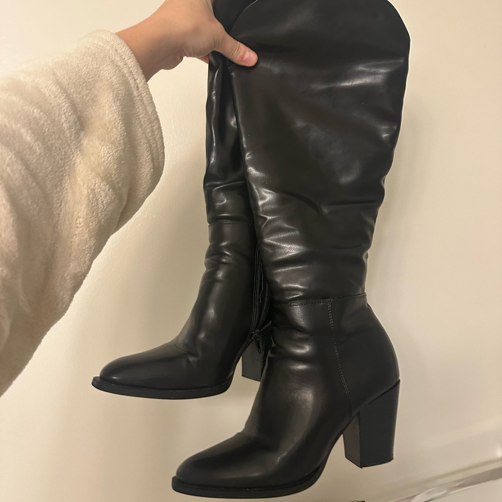 Elegant Black Knee-High Women's Boots